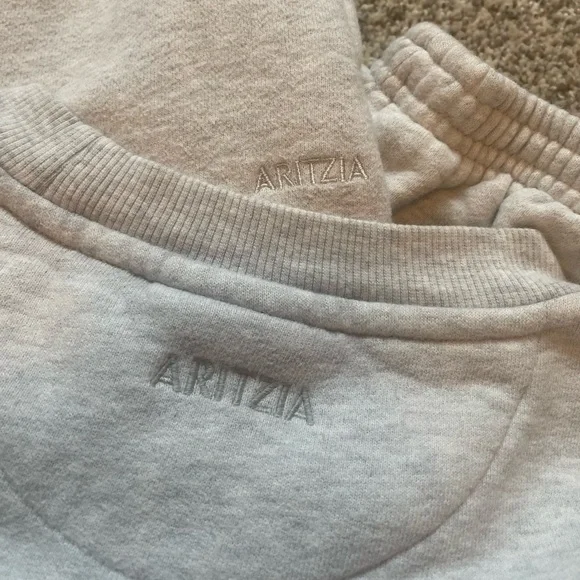 Aritzia Sweatfleece Lounge Set - Picture 7 of 8